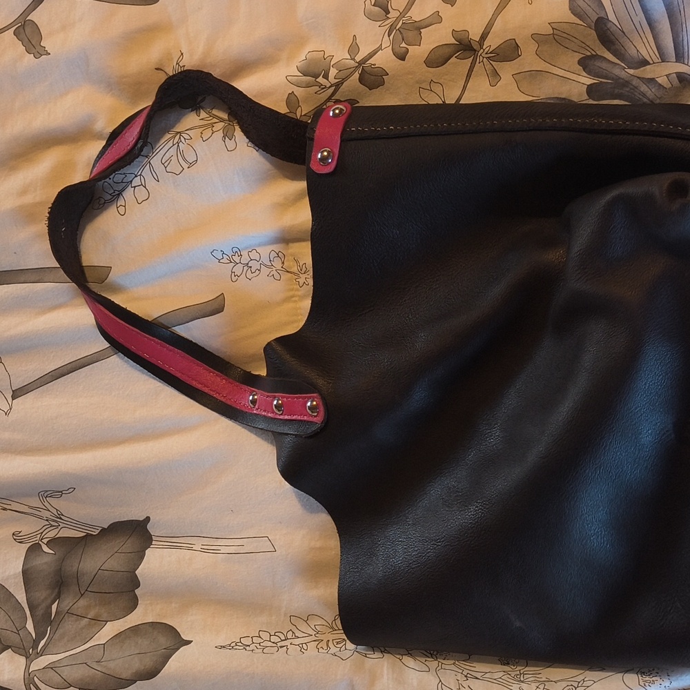 Large leather tote - Picture 7 of 7